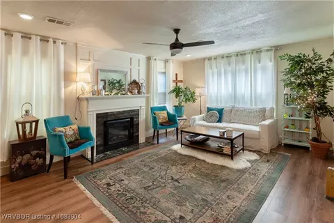 Living - 2215 S V St, Fort Smith, AR 72901 photo 2 of 2