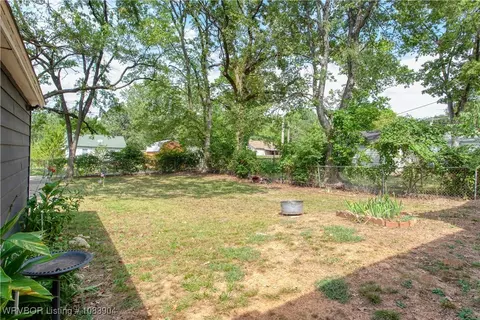 Exterior - 2215 S V St, Fort Smith, AR 72901 photo 8 of 13