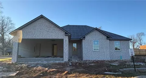 1101 Hunter Dr, Barling, AR 72923