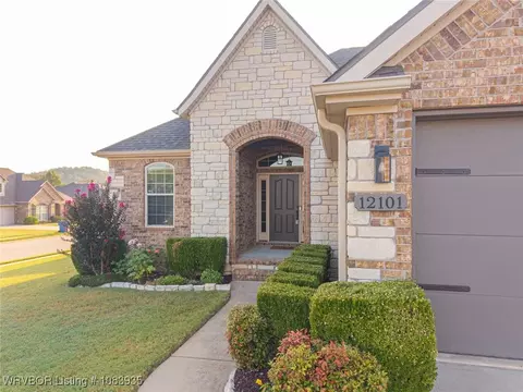 12101 Sapling Dr, Fort Smith, AR 72916