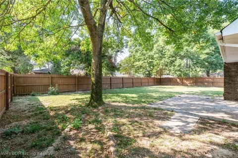 10112 Meandering Way, Fort Smith, AR 72903 photo 4