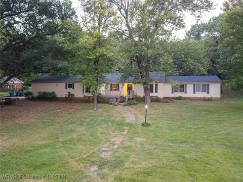2000 Valley Ln, Fort Smith, AR 72901