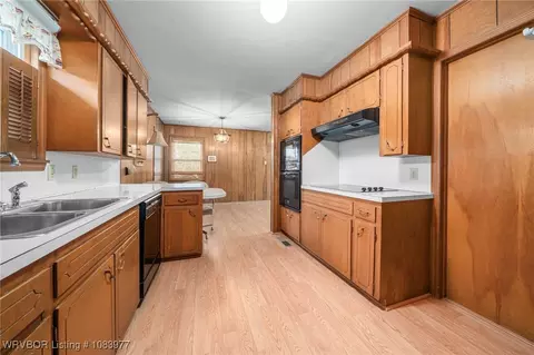 Kitchen - 2825 S 18th St, Fort Smith, AR 72901 photo 2 of 5