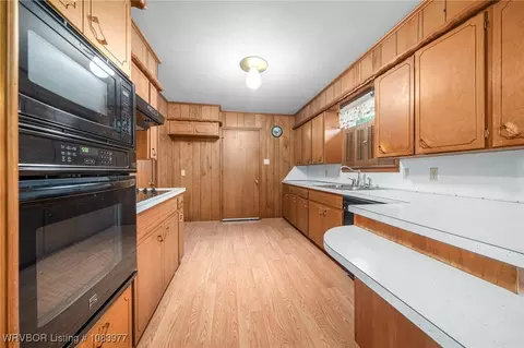 Kitchen - 2825 S 18th St, Fort Smith, AR 72901 photo 3 of 5