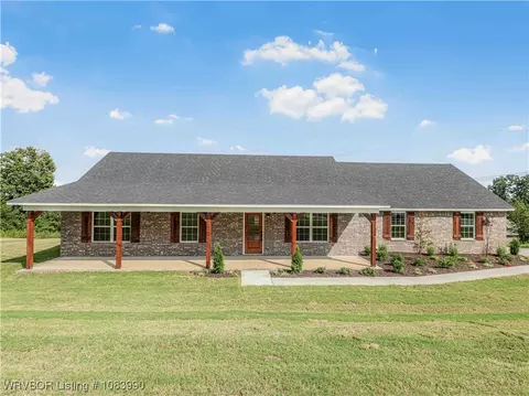 2316 Durango Dr, Van Buren, AR 72956