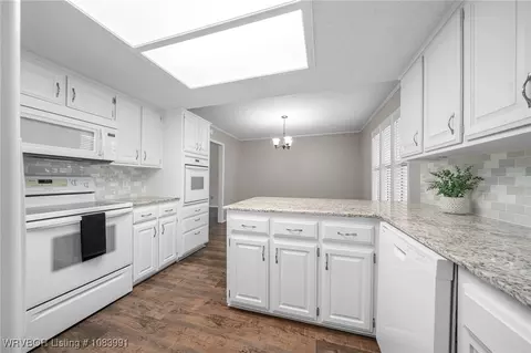 Kitchen - 3009 S 98th Cir, Fort Smith, AR 72903 photo 5 of 5