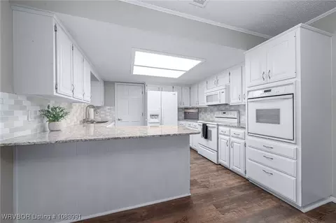 Kitchen - 3009 S 98th Cir, Fort Smith, AR 72903 photo 1 of 5