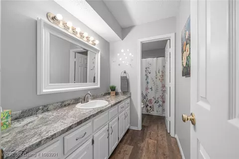 Bath - 3009 S 98th Cir, Fort Smith, AR 72903 photo 2 of 2