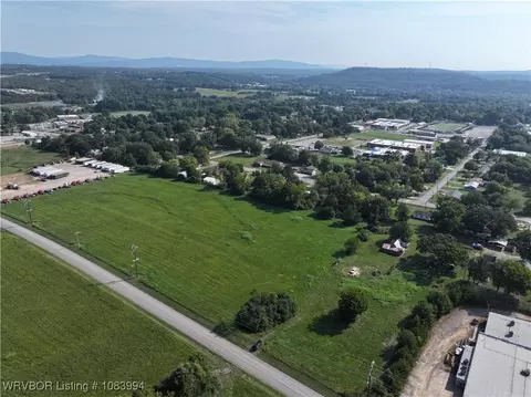 4 11 Baldor Dr, Ozark, AR 72949