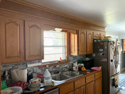 Kitchen - 306 W Nickell St, Ozark, AR 72949 photo 4 of 7