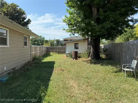 Exterior - 306 W Nickell St, Ozark, AR 72949 photo 2 of 11