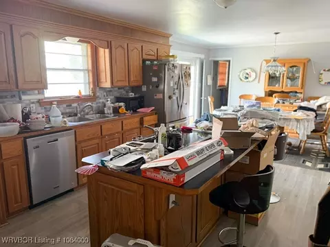 Kitchen - 306 W Nickell St, Ozark, AR 72949 photo 2 of 7