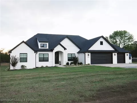 1905 Xade Ln, Lavaca, AR 72941