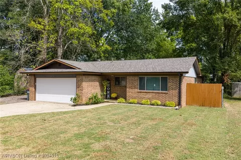 604 N Division St, Lavaca, AR 72941