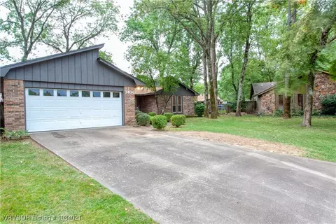 Exterior - 3406 Erin Oaks Ct, Fort Smith, AR 72908 photo 3 of 6