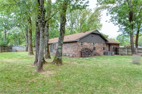 Exterior - 3406 Erin Oaks Ct, Fort Smith, AR 72908 photo 5 of 6
