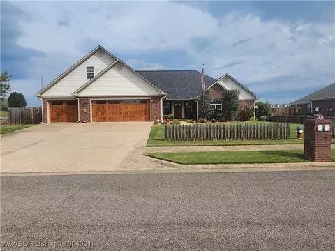 108 Sioux St, Clarksville, AR 72830