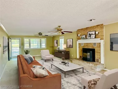 Living - 5488 Suncrest Rd, Waldron, AR 72958 photo 6 of 8