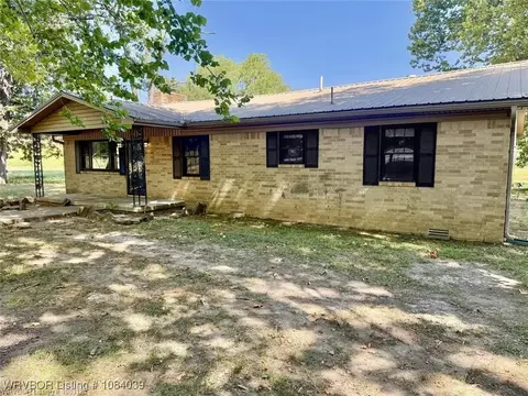Exterior - 5488 Suncrest Rd, Waldron, AR 72958 photo 2 of 8