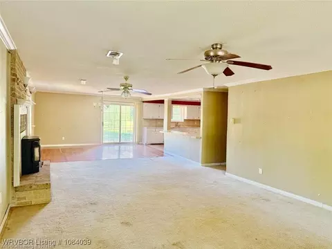 Living - 5488 Suncrest Rd, Waldron, AR 72958 photo 2 of 8