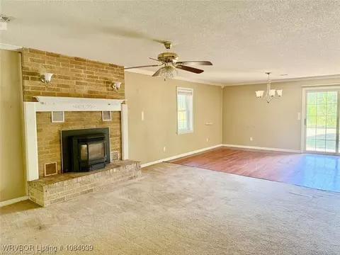 Living - 5488 Suncrest Rd, Waldron, AR 72958 photo 3 of 8