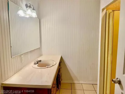 Bath - 5488 Suncrest Rd, Waldron, AR 72958 photo 4 of 4