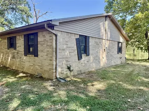 Exterior - 5488 Suncrest Rd, Waldron, AR 72958 photo 4 of 8