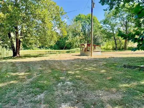 Exterior - 5488 Suncrest Rd, Waldron, AR 72958 photo 8 of 8