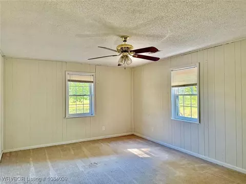 Bedroom - 5488 Suncrest Rd, Waldron, AR 72958 photo 2 of 5