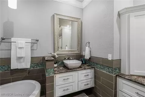 Bath - 6604 Riley Park Dr, Fort Smith, AR 72916 photo 5 of 8