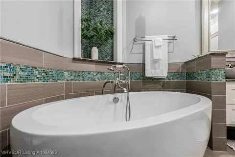 Bath - 6604 Riley Park Dr, Fort Smith, AR 72916 photo 3 of 8