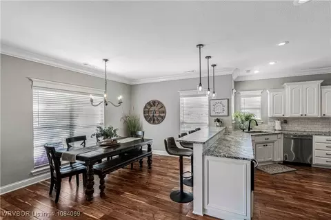 Dining - 6604 Riley Park Dr, Fort Smith, AR 72916 photo 2 of 2