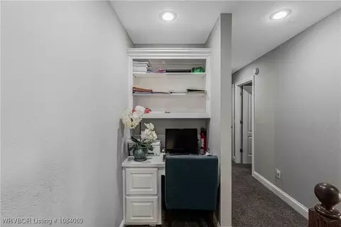Entry Way - 6604 Riley Park Dr, Fort Smith, AR 72916 photo 6 of 8