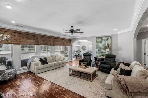 Living - 6604 Riley Park Dr, Fort Smith, AR 72916 photo 2 of 4