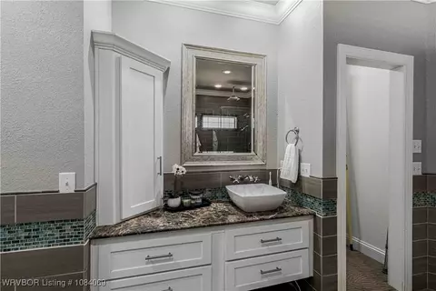 Bath - 6604 Riley Park Dr, Fort Smith, AR 72916 photo 6 of 8