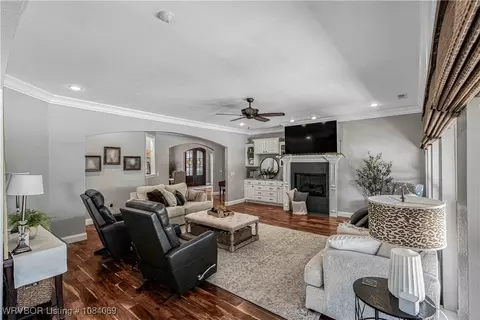 Living - 6604 Riley Park Dr, Fort Smith, AR 72916 photo 4 of 4