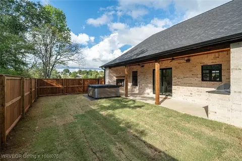 911 Bodey St, Barling, AR 72923 photo 6