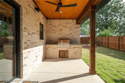 911 Bodey St, Barling, AR 72923 photo 9