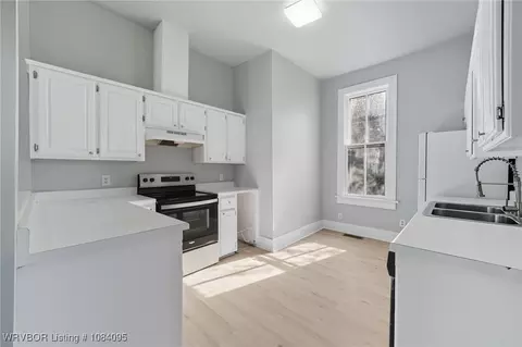 Kitchen - 315 N 18th St, Fort Smith, AR 72901 photo 3 of 3