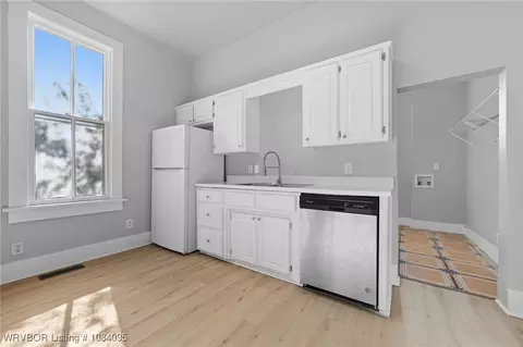 Kitchen - 315 N 18th St, Fort Smith, AR 72901 photo 1 of 3