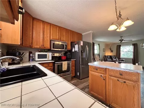 Kitchen - 406 NE Highway 10, Hackett, AR 72937 photo 3 of 3