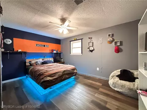 Bedroom - 406 NE Highway 10, Hackett, AR 72937 photo 5 of 6