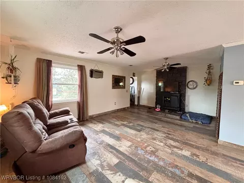 Living - 406 NE Highway 10, Hackett, AR 72937 photo 4 of 5