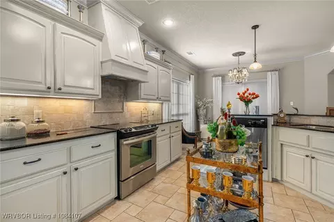 Kitchen - 7100 Milan Way, Fort Smith, AR 72916 photo 2 of 2