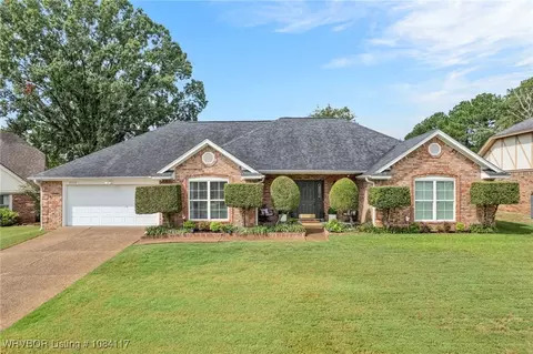 2712 Canterbury Cir, Fort Smith, AR 72903