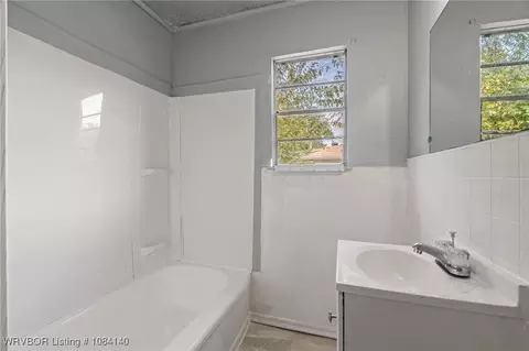 Bath - 4603 N 32nd St, Fort Smith, AR 72904 photo 2 of 2