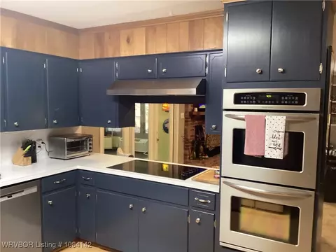 Kitchen - 11 Carthage Cir, Fort Smith, AR 72901 photo 2 of 2