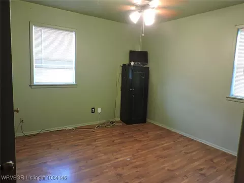 Bedroom - 4721 Jenny Lind Rd, Fort Smith, AR 72901 photo 2 of 3