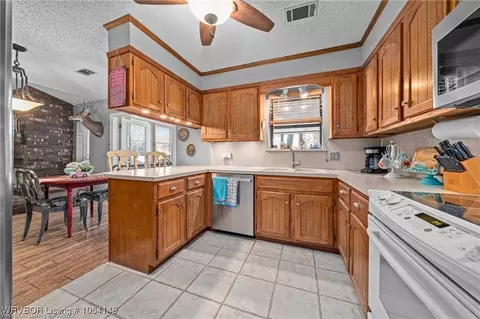 Kitchen - 8601 S 16th St, Fort Smith, AR 72908 photo 2 of 3