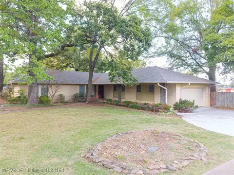 5333 S Y Cir, Fort Smith, AR 72903